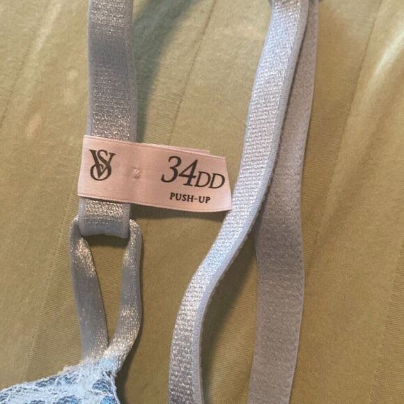 Victoria’s Secret padded no wire bra size size 34DD - Picture 8 of 8